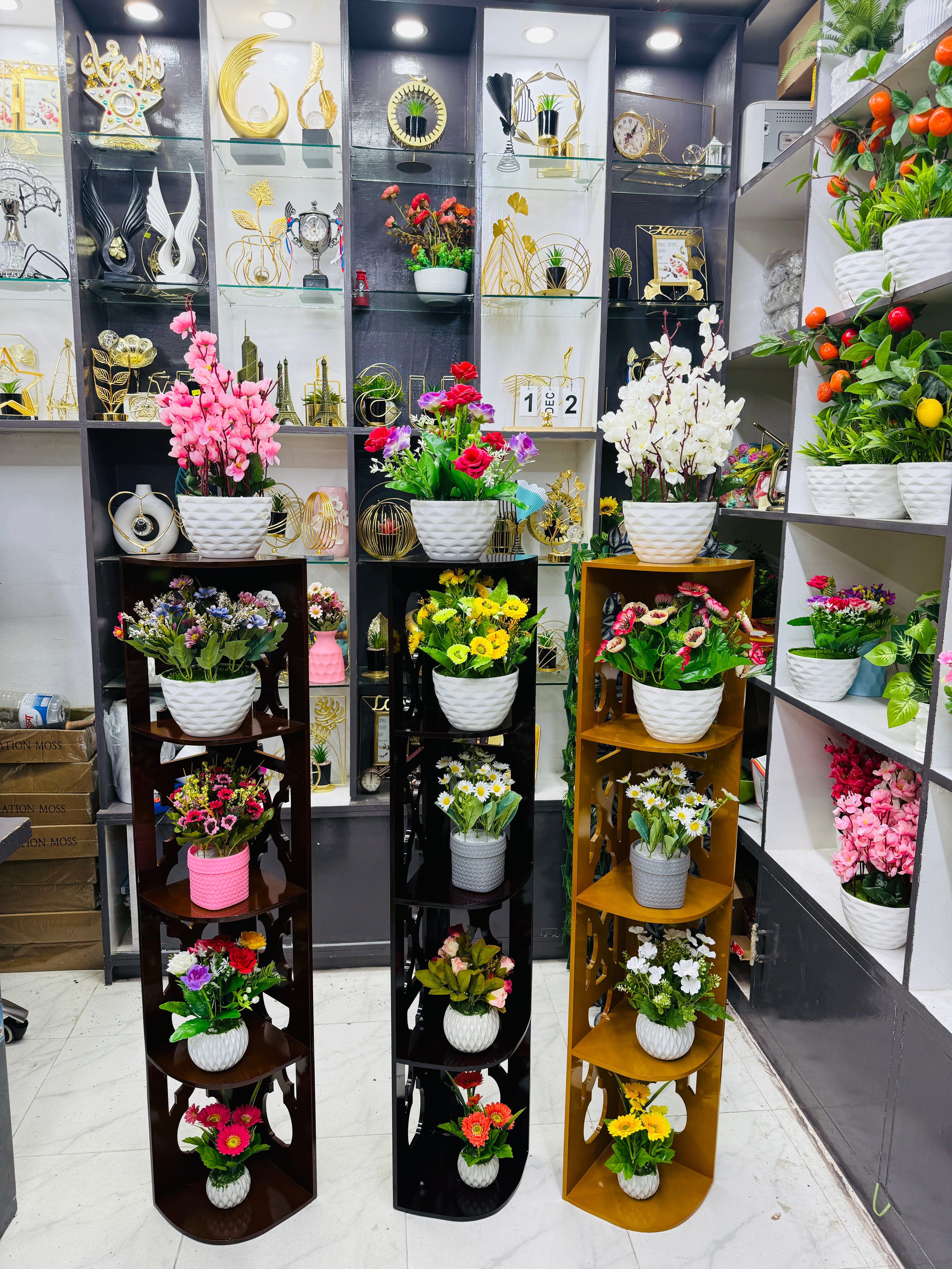 Mdf board Corner stand with luxurious chinese imported artificial Flowers comboo package set