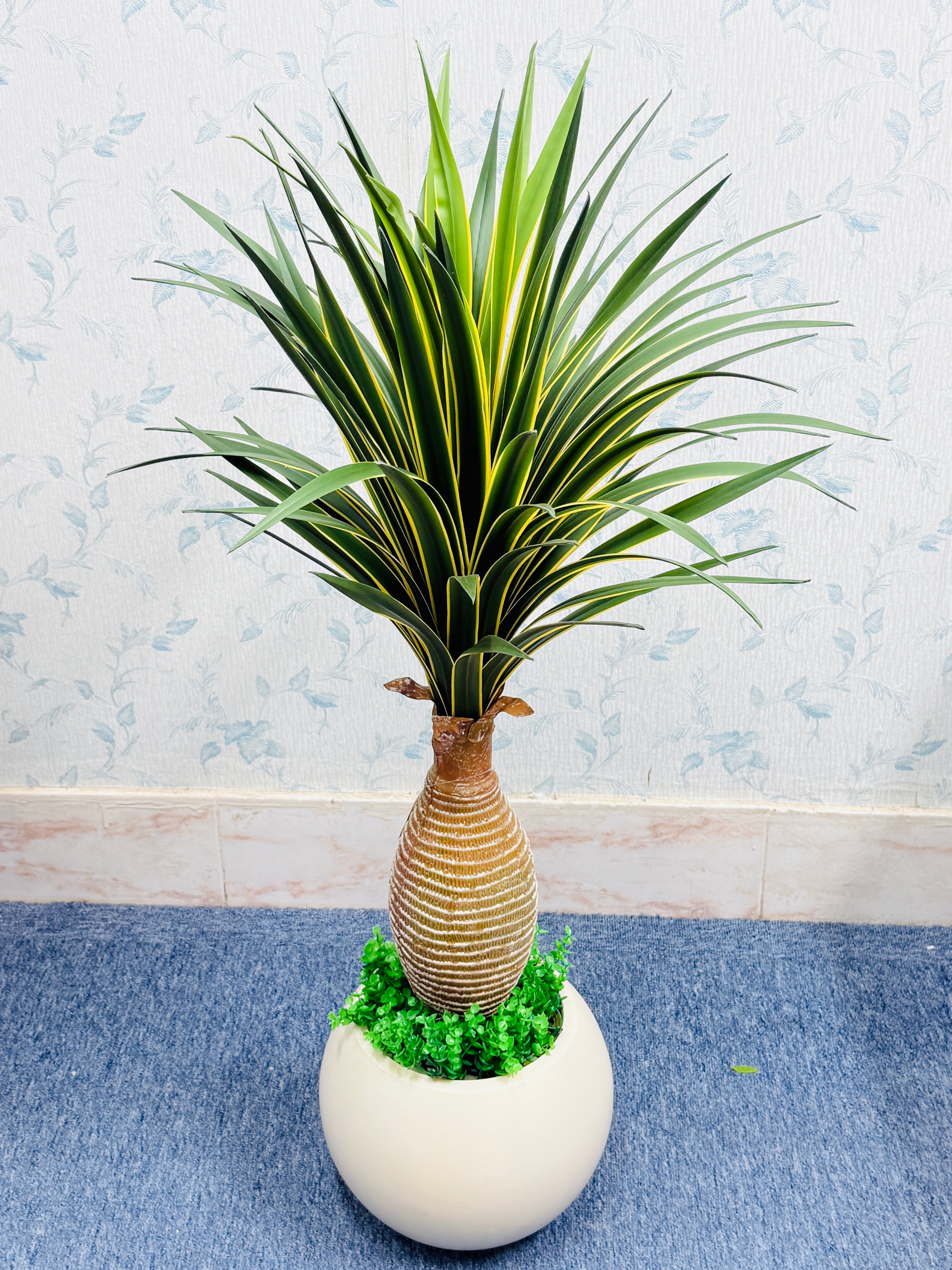 Premium quality chinese imported artificial rubber aloevera with chinese planter.