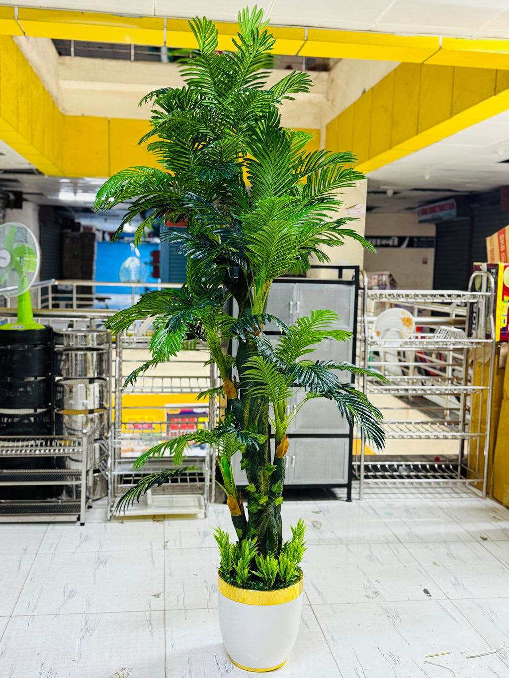 7 head bet tree 7 feet+ with luxurious planter and rubber grass setup