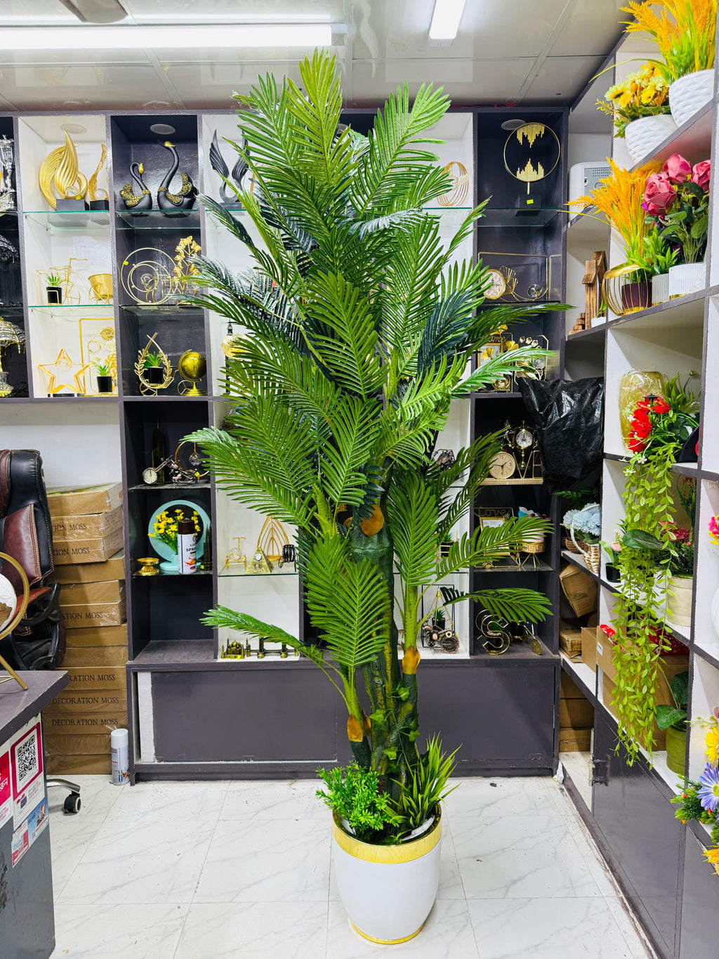 7 head bet tree 7 feet+ with luxurious planter and rubber grass setup