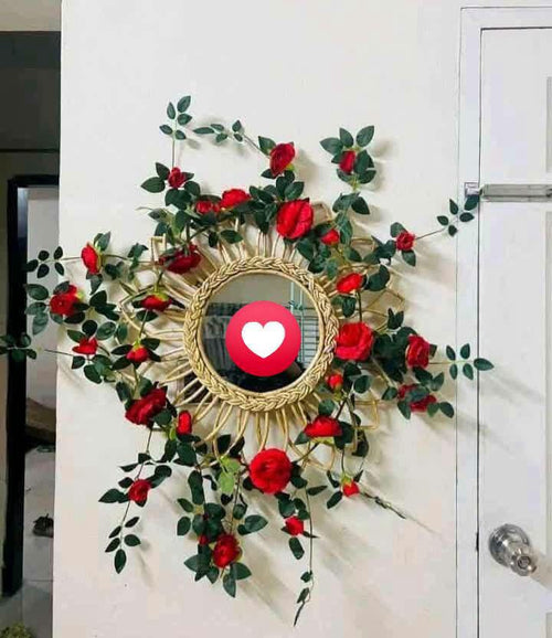 Bet er mirror with artificial Rose vine