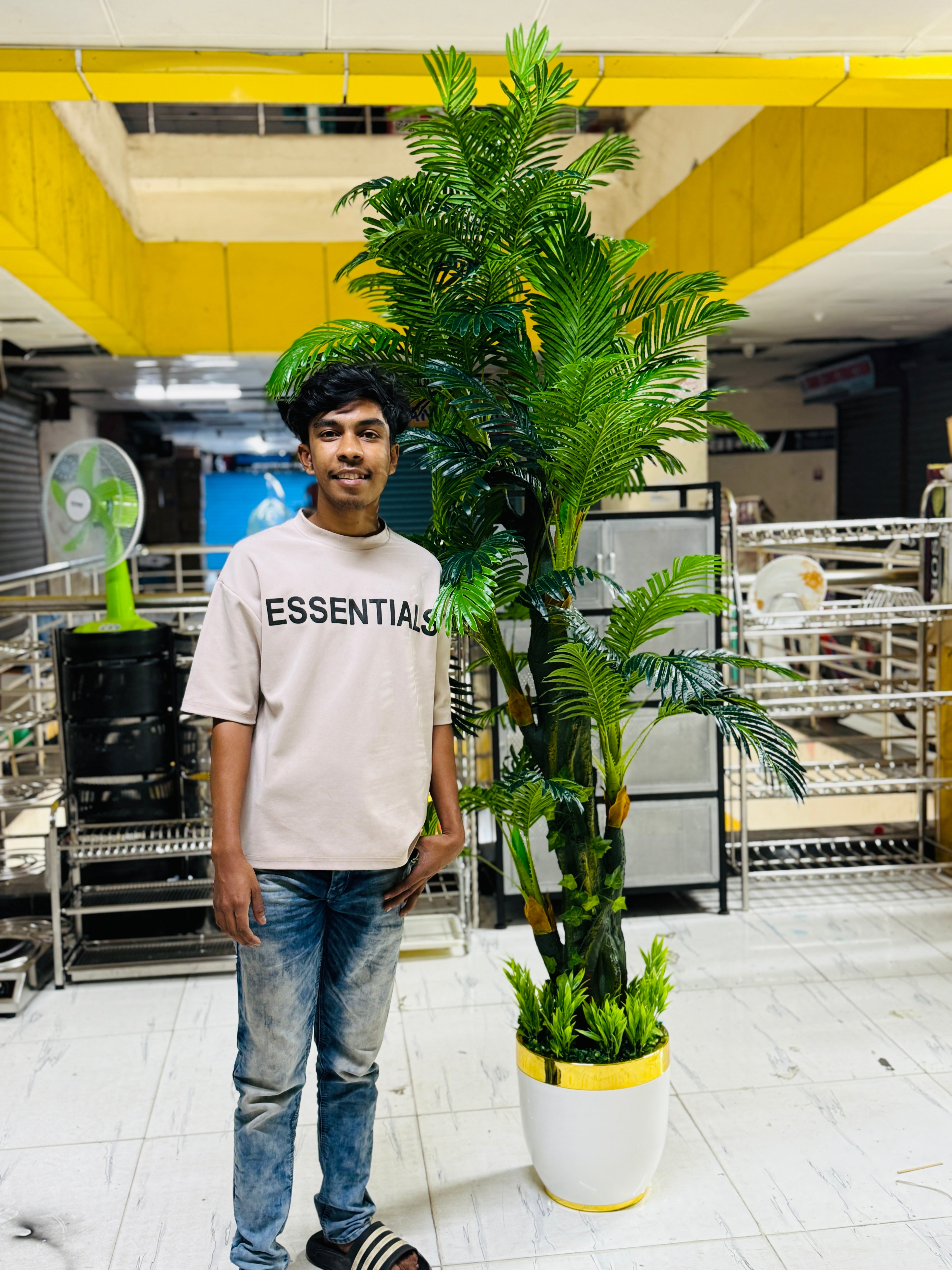 7 head bet tree 7 feet+ with luxurious planter and rubber grass setup
