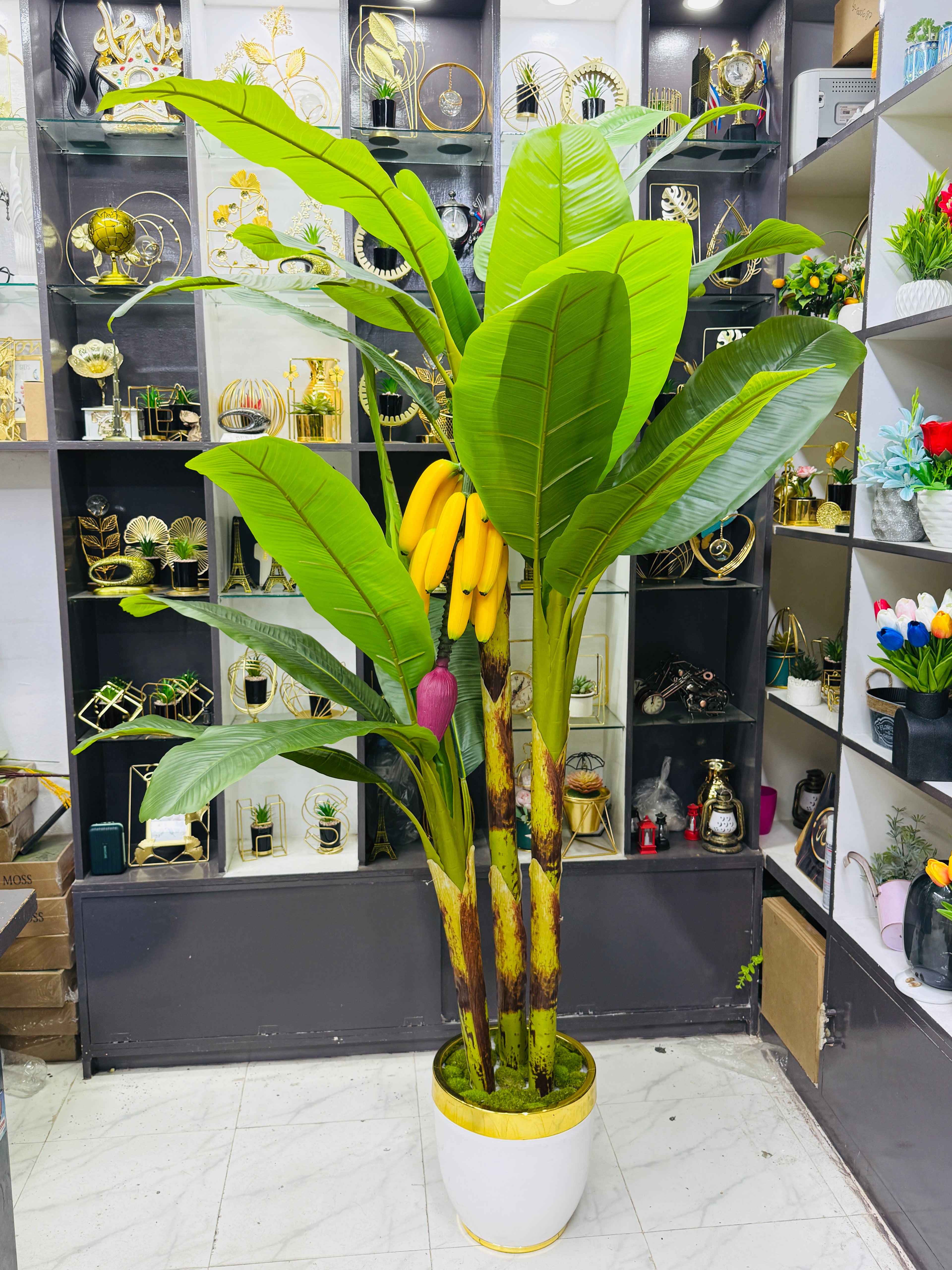 Premium quality chinese imported artificial banana tree with banana bunch and luxurious planter.