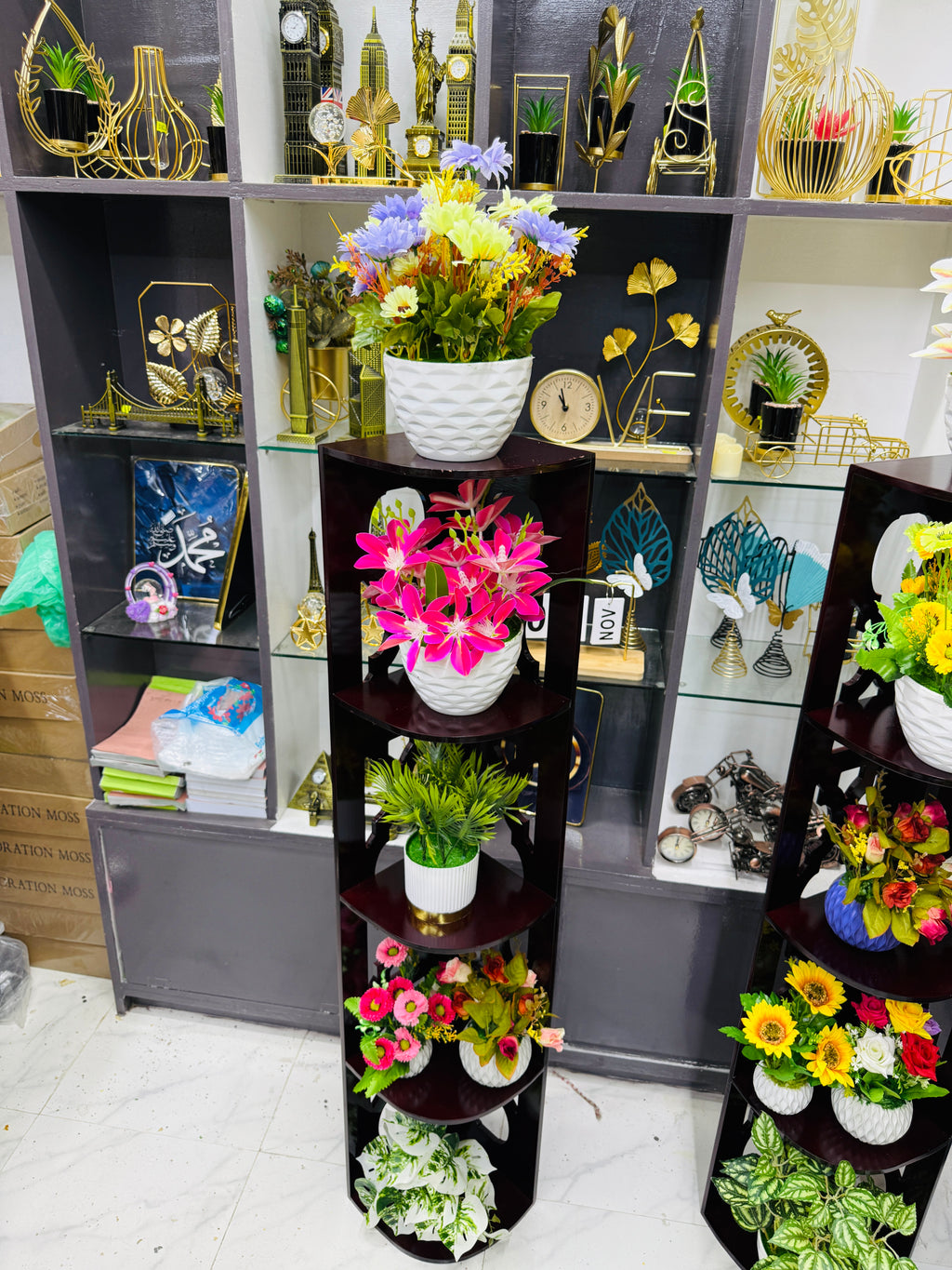 Mdf board Corner stand with luxurious chinese imported artificial Flowers comboo package set