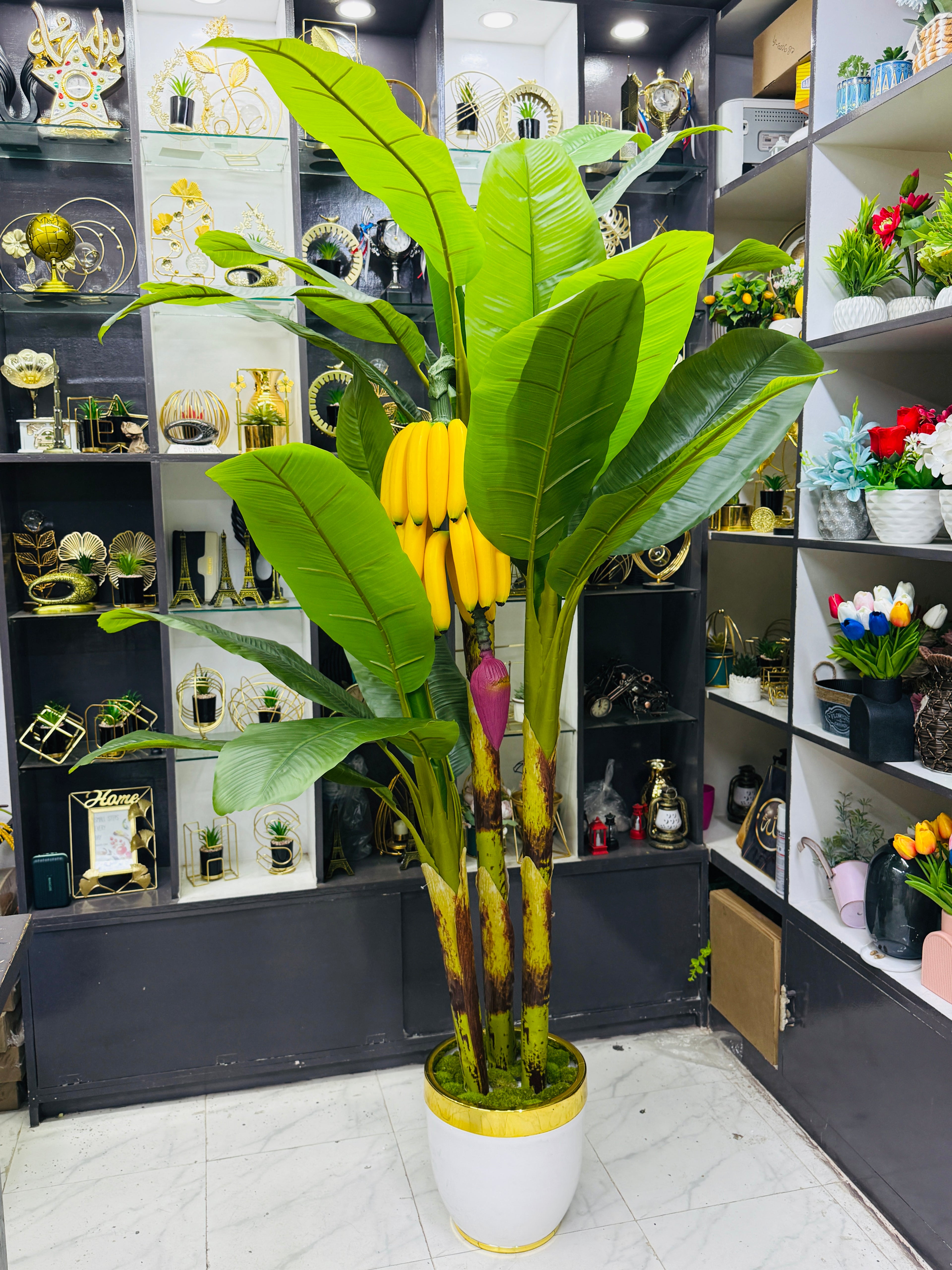 Premium quality chinese imported artificial banana tree with banana bunch and luxurious planter.